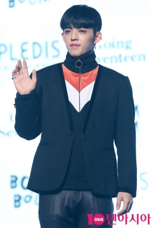 [TEN PHOTO] 세븐틴 에스쿱스 '여유 넘치는 손인사'