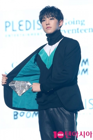 [TEN PHOTO] 세븐틴 호시 '품에 안기고 싶은 비주얼'