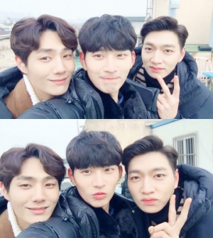 &#39;솔로몬의 위증&#39; 이도겸, 백철민·학진과 셀카 공개 &#39;훈훈&#39;