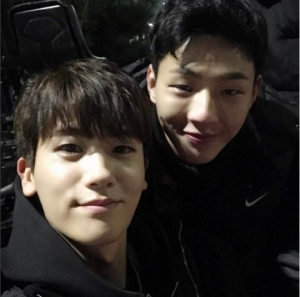 박형식, 지수와 셀카 공개.. 훈훈한 브로맨스
