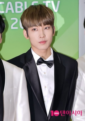 [TEN PHOTO]세븐틴 원우 '귀공자 포스'