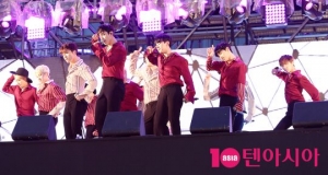 [TEN PHOTO] 세븐틴 '시선 강탈 무대'