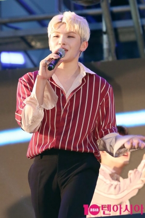 [TEN PHOTO] 세븐틴 우지 '치명적인 보이스'