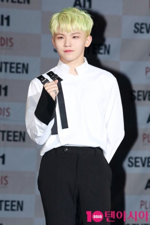 [TEN PHOTO] 세븐틴 우지 '여심 잡았다'