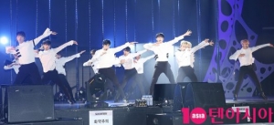 [TEN PHOTO] 세븐틴 '심쿵 퍼포먼스'