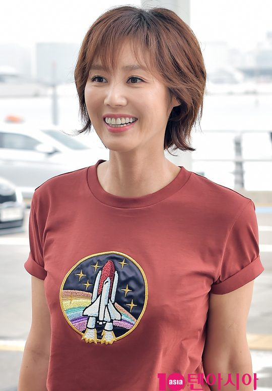 [TEN PHOTO] 김성령 '감각적인 공항패션'