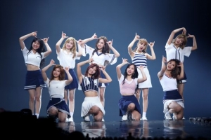트와이스 “원스 덕분에 앙코르 콘서트 개최, 꿈만 같다”