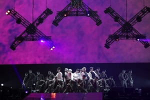 방탄소년단 '윙스 투어 파이널'...성장 증명한 완벽한 피날레 (종합)