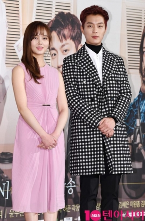 ['라디오 로맨스' 첫방] 윤두준X김소현, 묘하게 설렌다