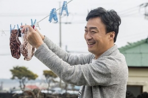 [TEN 무비] &#39;바람...&#39; 보고 웃을까 &#39;덕구&#39; 보고 울까