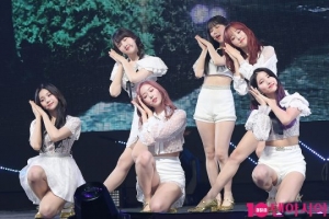 [TEN 현장] 돌아온 여자친구…초승달에서 반달, 이젠 보름달로 가는 길