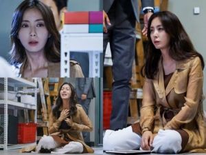 '시크릿 마더' 송윤아, 풀려버린 빗장 앞에 김태우와 갈등↑