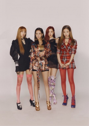 블랙핑크, 24일째 독보적 차트 1위...&#39;장기집권&#39; 예고