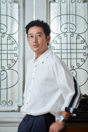 &#39;신과함께2&#39; 하정우 &#34;배우로서 보여주지 못한 것...그림으로 얘기하고 싶어&#34;