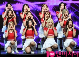 '99억' 들인 이달의 소녀 “우린 유행 만드는 그룹” (종합)