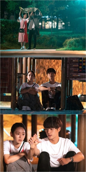 '서른이지만' 신혜선X양세종, 비 오는 놀이터서 단둘이...커지는 심장 소리