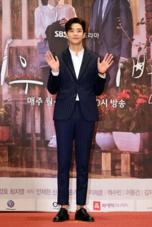 &#39;여우각시별&#39; 김로운 &#34;선배들 눈 못 봐...사진 뽑아 연기 연습해&#34;