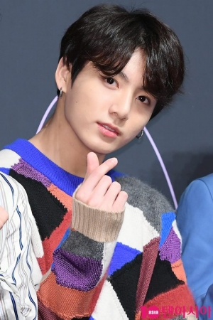 BTS 측 &#34;정국, 발꿈치 부상…런던 공연은 안무 없이&#34;
