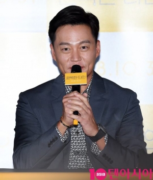 &#39;완벽한 타인&#39; 이서진 &#34;능글 맞은 캐릭터...평소 나와 달라&#34;