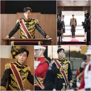 '황후의 품격' 신성록, 강렬한 눈빛+부드러운 미소 '황제 포스'