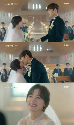 ['마성의 기쁨' 종영] 최진혁♥송하윤, 4번의 결혼식…&#39;매일 처음 사랑해&#39;