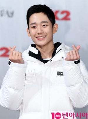 정해인, 팬데이 이벤트서 뜨거운 호응...팬들과 즐거운 만남