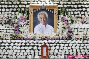 영화계, 신성일 훈장 추서 추진...문체부 &#34;적극 협의&#34;