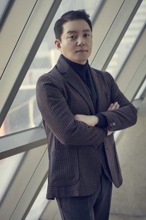 &#39;출국&#39; 이범수 &#34;순수한 수필집 같은 영화...남주기 아까웠다&#34;