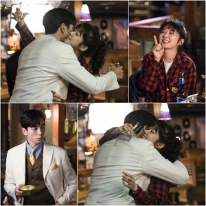 '황후의 품격' 장나라X신성록, 코믹만점 술자리서 포옹 러브샷