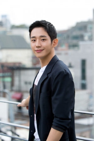 정해인, 다큐멘터리 '곰' 내레이션 도전...'아마존의 눈물'팀 제작