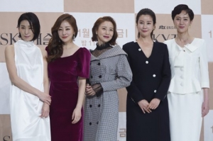 &#39;SKY캐슬&#39; 염정아X이태란X윤세아X오나라X김서형, 격이 다른 그녀들의 욕망 (종합)