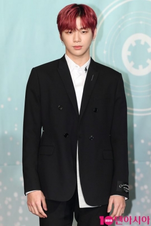 워너원 강다니엘, 아이돌차트 35주 연속 최다득표 &#39;1위 굳건&#39;
