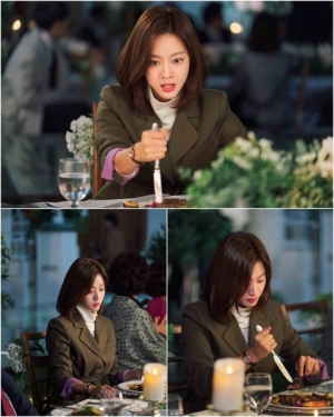 '복수가 돌아왔다' 조보아, 결혼식장서 분노의 스테이크 썰기 '포착'