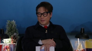 윤종신 “올 한 해 가장 큰 수확은 '방구석1열'”...애정 듬뿍