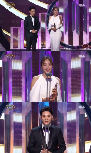 [2018 MBC 연기대상] 조보아·정상훈 주말극 우수연기상 수상...조보아 “채시라 가르침 따르겠다”