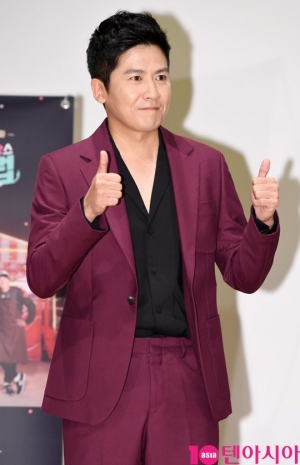홍경민, 새해 첫날 둘째 득녀...두 딸 아빠 됐다