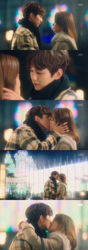 &#39;복수돌&#39; 유승호 &#34;널 잊지 않아서 다행&#34;...조보아에 입맞춤