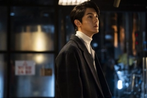 '클래식'부터 '운명과 분노'까지...이기우 16년 연기史