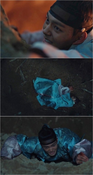'왕이 된 남자' 광대 여진구, 절체절명 위기...흙구덩이 속 처참한 몰골