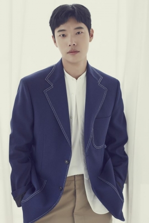 [TEN 인터뷰] '뺑반' 류준열 “많은 것이 혼재된 내 안에서 '진짜'를 찾습니다”
