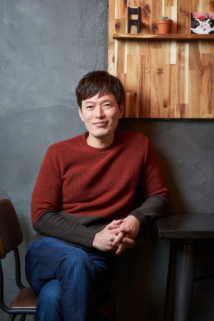 '기묘한 가족' 정재영 “금주한지 햇수로 2년...살 안 찌니 신하균이 아프냐고 하더라”