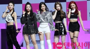 있지, 상상하는 그 모든 걸 갖춘 걸그룹 &#39;달라달라&#39;(종합)