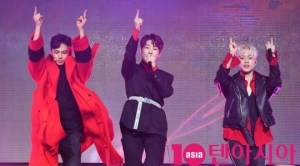 [TEN 현장] 트레이, &#39;EXID 남동생 그룹&#39; 벗고 다시 태어나다