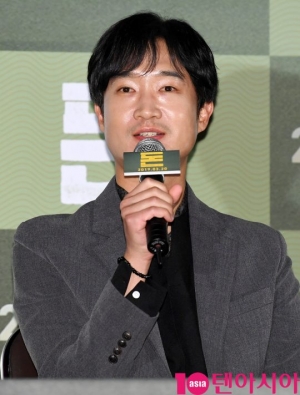 &#39;돈&#39; 조우진 &#34;경제관료 전문? &#39;국가부도의 날&#39;과 달라&#34;