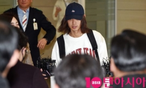 [TEN 초점] &#39;몰카&#39; 사과한 정준영, 세 번째 입건...이번엔 다 털어놓을까
