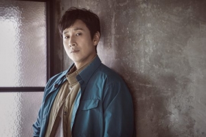 &#39;악질경찰&#39; 이선균 &#34;날카로운 얼굴 위해 7kg 감량&#34;