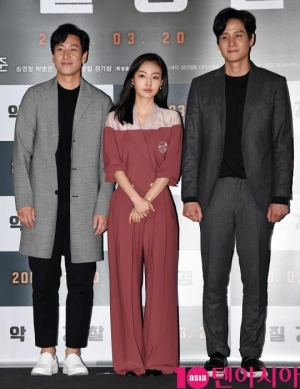 &#39;악질경찰&#39; 이선균X전소니X박해준, 오늘(18일) &#39;씨네타운&#39; 출격