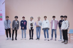 '아이돌룸' 스트레이 키즈, 1주년 맞이 돌잔치...JYP 인재상 도전