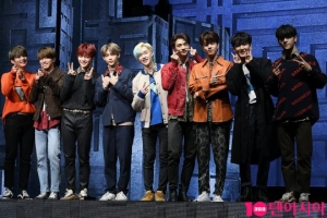 [TEN 현장] &#39;데뷔 1주년 컴백&#39; 스트레이 키즈 &#34;&#39;미로&#39;에 우리의 자신감 담았죠&#34;