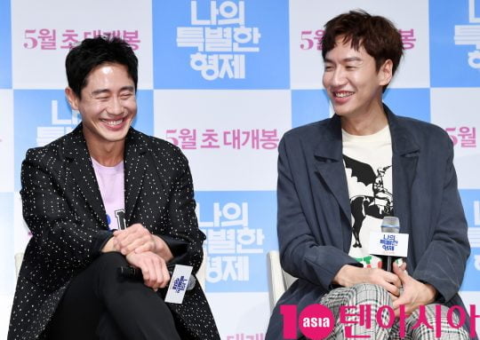 영화 ‘나의 특별한 형제’의 배우 신하균과 이광수./ 사진=텐아시DB